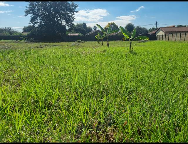 1,060M² VACANT LAND FOR SALE IN FALCON RIDGE